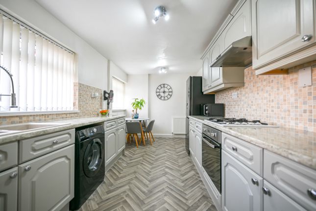 43, Fernwood, Redcar photo 4