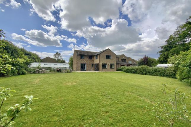 49, Breton, Milton Keynes photo 2