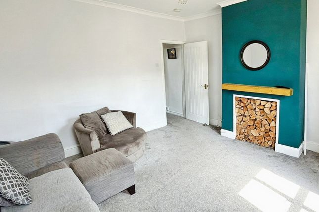 100, Cliff Road, Wakefield photo 3