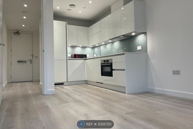 Thumbnail Flat to rent in City North East Tower, London