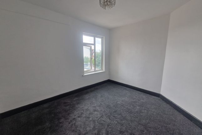 431, Porters Avenue, Dagenham photo 2