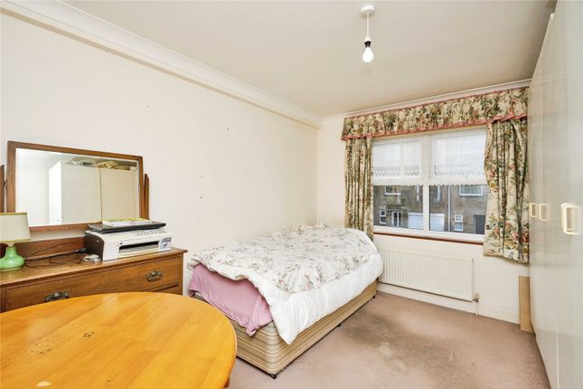 Flat 4, Oakleigh Court,, East Hill Road, Isle of Wight photo 4