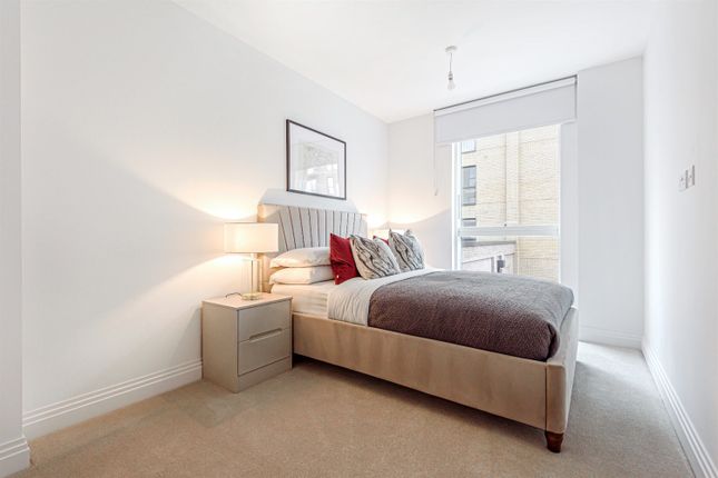 Flat to rent in Carraway Street, Reading