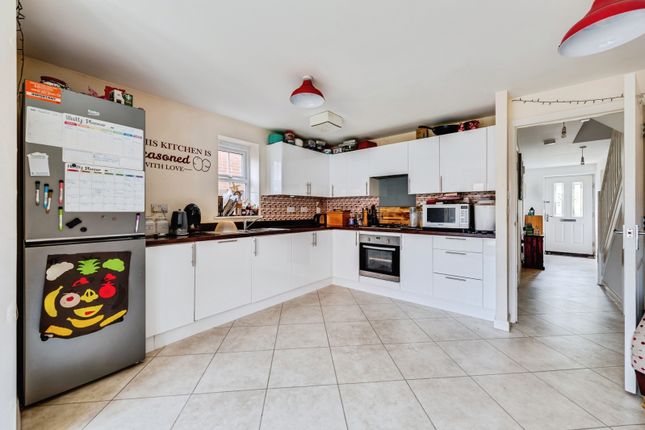 28, Ocotal Way, Wiltshire photo 4