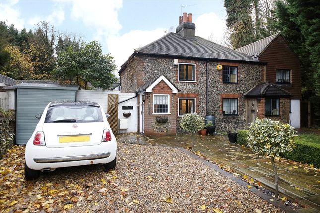 Thumbnail Semi-detached house to rent in Yew Tree Cottage, Brighton Road, Coulsdon