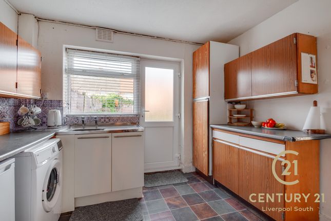 15, Maintree Crescent, LIVERPOOL photo 2