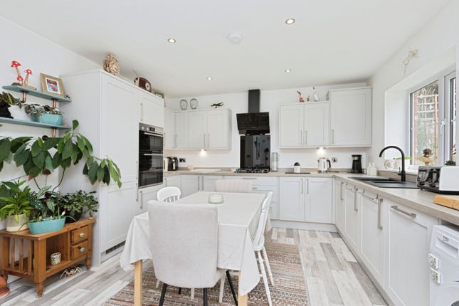 3, Grange Way, Filey photo 4