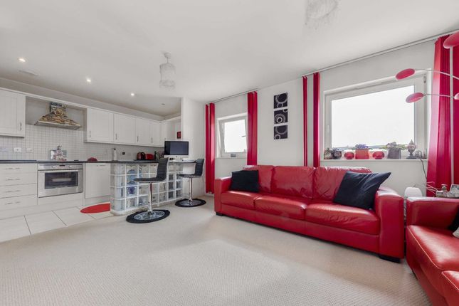 Flat for sale in Pool Close, West Molesey