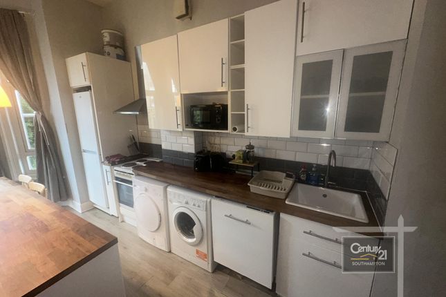 Flat 8, Forder Court 41, St. Cross Road, WINCHESTER photo 3