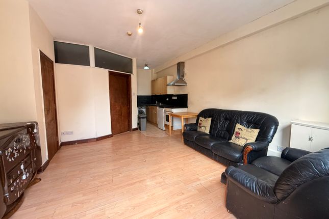 Flat 3, 78, Hastings Street, Luton photo 4