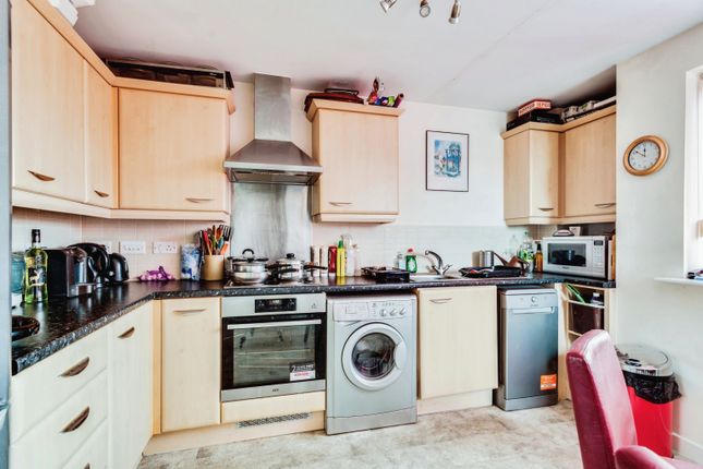 Flat 9, Southwich House,, Brock End, Wiltshire photo 5