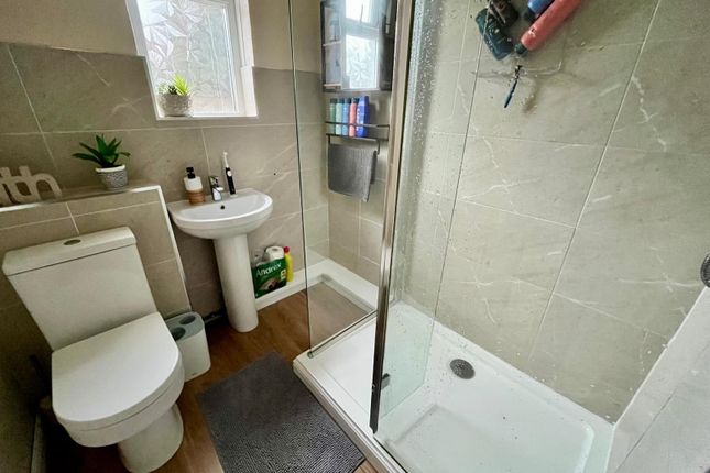 3, Lower Llansantffraid, Bridgend photo 4