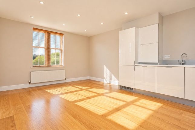 4 Albert Court, The Galleries, Brentwood photo 4