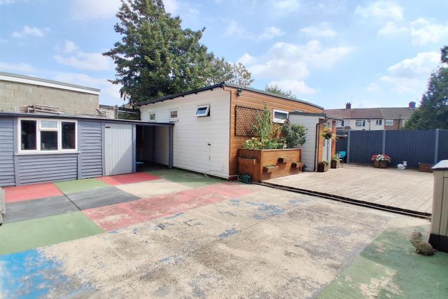 34, Botwell Lane, Hayes photo 3