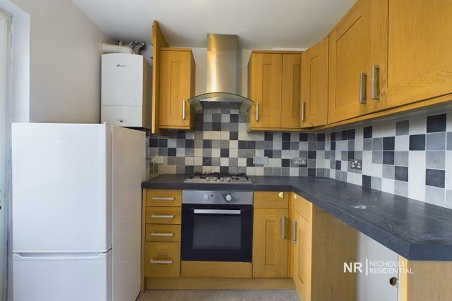 79, Gilders Road, Chessington photo 3