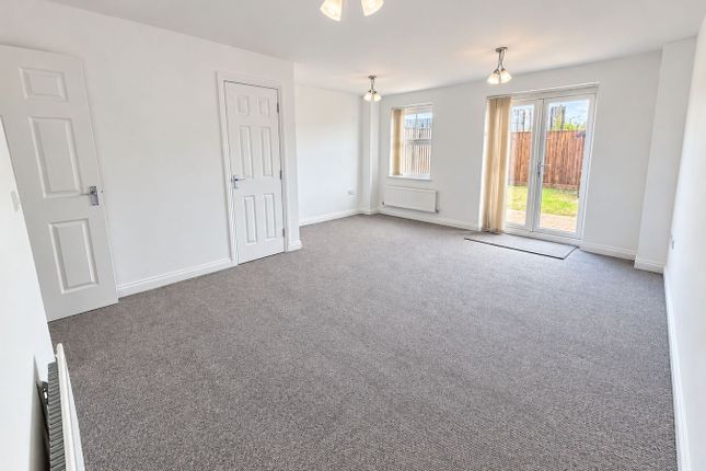 22, Mayflower Court, Highbridge photo 2