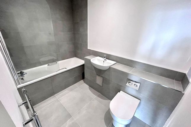 Flat 100, Milton Keynes photo 4