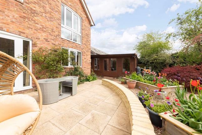 Detached house for sale in Kingfisher Close, Abingdon