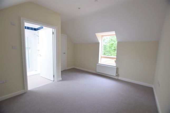 2 Progress Mews, The Avenue, Surbiton photo 4