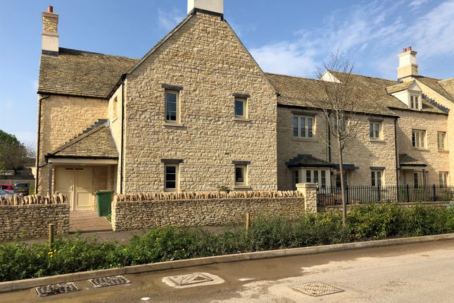 2 bed flat for sale in Quercus Road, Tetbury