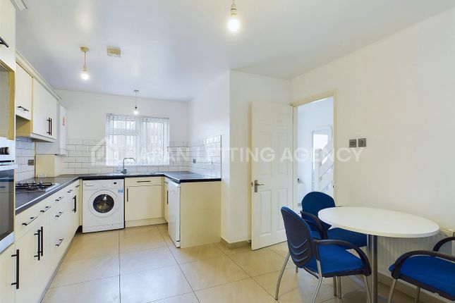 Terraced house to rent in St. Pauls Close, London