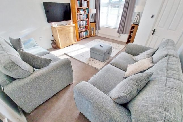 13, Ton View, Bridgend photo 3