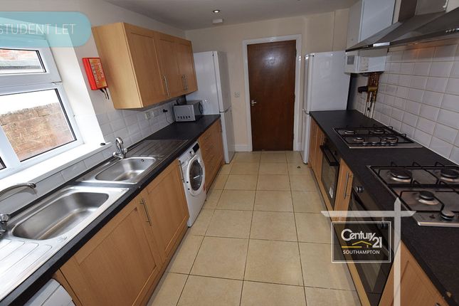 Lodge Road, SOUTHAMPTON photo 2