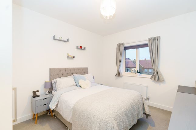 14, Stringer Close, Raunds photo 4