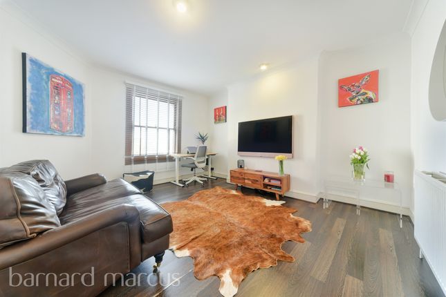 Flat for sale in St. John's Hill, London