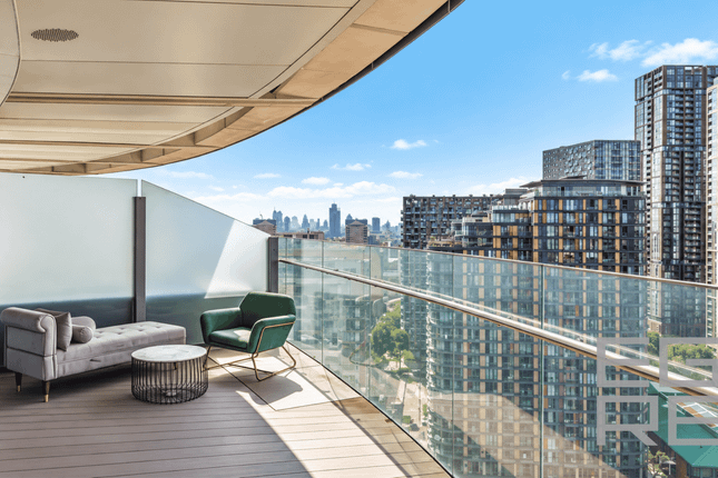 Arena Tower, Canary Wharf photo 3