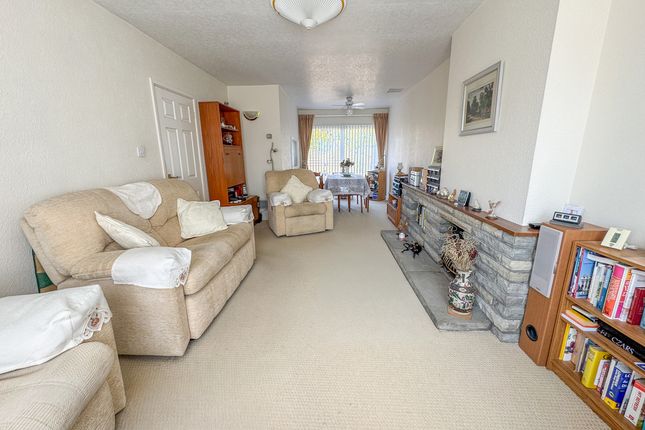 29, Canewdon View Road, Rochford photo 3