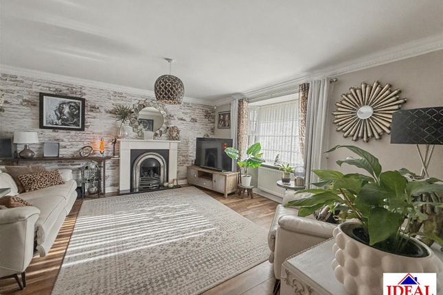 7, Willowbrook, Skellow, Doncaster photo 3