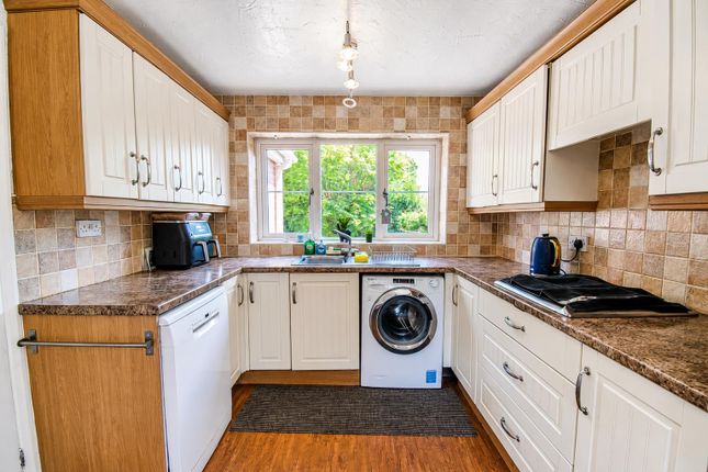 18, Bridle Lane, Ripley photo 4