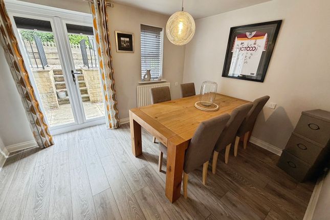 17, Paslew Court, Keighley photo 3