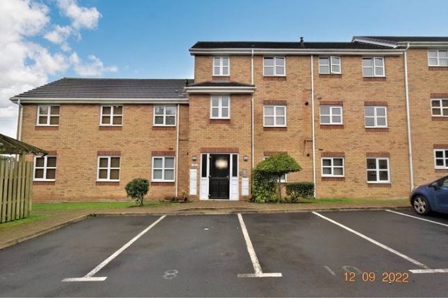Flat to rent in Addington Close, Hindley, Wigan