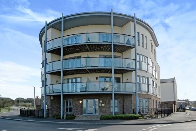 Thumbnail Flat for sale in Wordsworth House, Liverymen Walk, Greenhithe, Kent