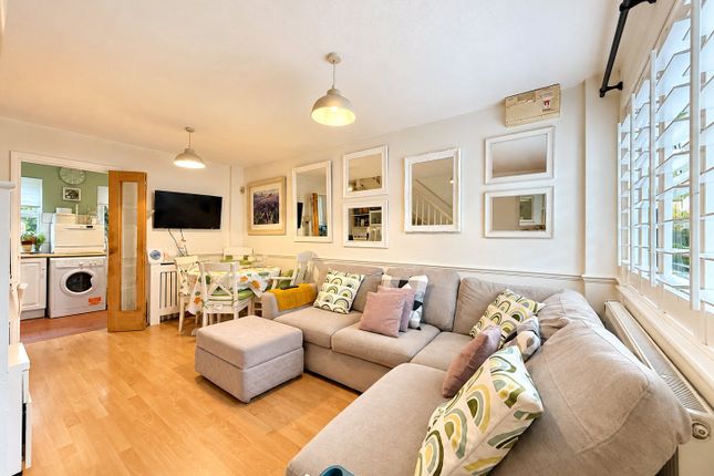 6, Leewood Close, London photo 2