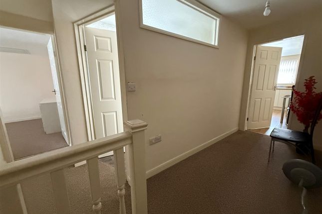 3B, Station Road, Oswestry photo 5