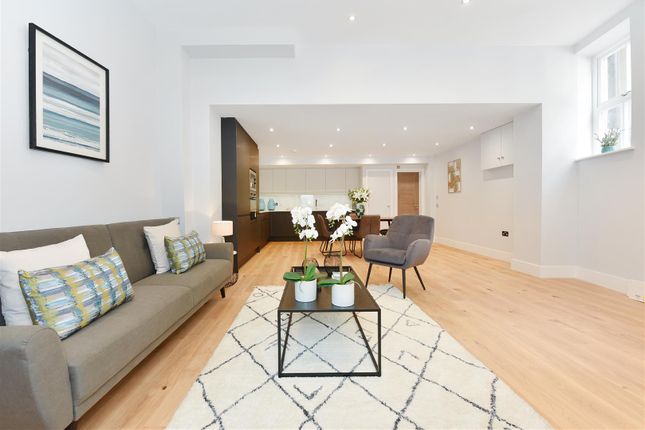 1A Rutland Mews (12).Jpg