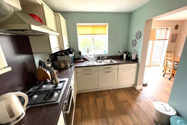 Kitchen 1.Jpg