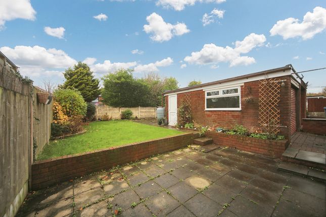 22 Park Avenue, Wigan photo 4