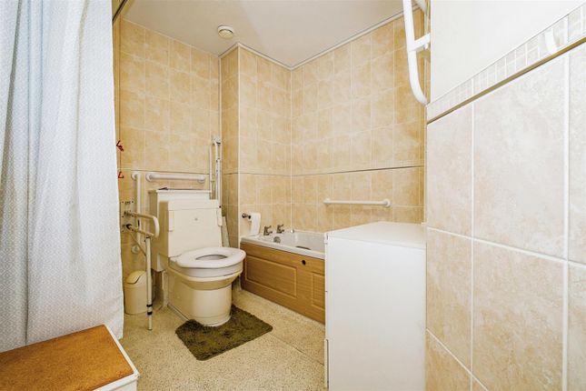 Flat for sale in Amelia Court, Union Place, Worthing