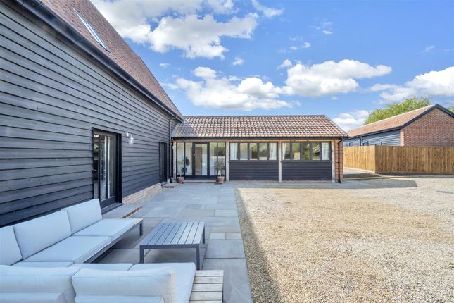 Oakgrove Barn, Barrells Road, Bury St. Edmunds photo 3
