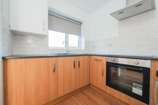 13 Coleraine Close, Lincoln, Lincolnshire photo 3