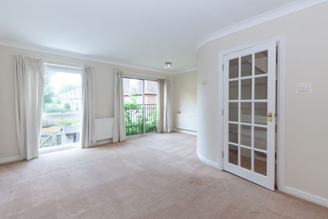 27, St Amand Drive, Abingdon photo 4