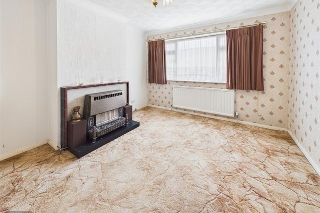 9, Yewtree Gardens, Chelmsford photo 4