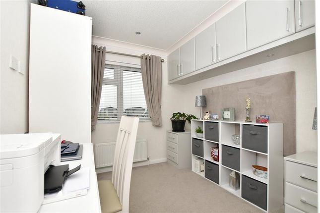 Mobile/park home for sale in The Broadway, Minster On Sea, Sheerness, Kent