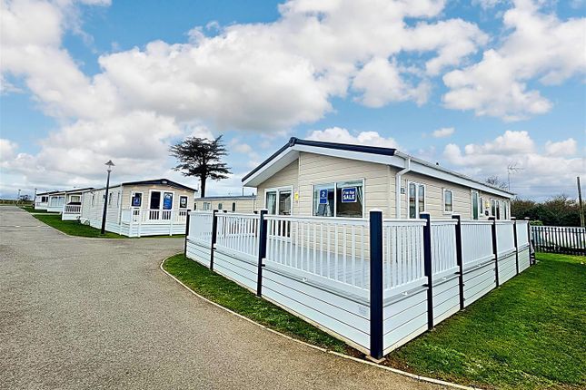 Thumbnail Mobile/park home for sale in Colchester Road, St. Osyth, Clacton-On-Sea