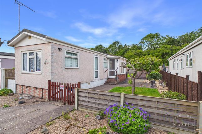 2-bed caravan on 27, Springfield Park, Wykin Road, Hinckley, £50,000