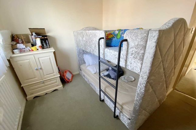 Flat for sale in Bishops Court, Sleaford